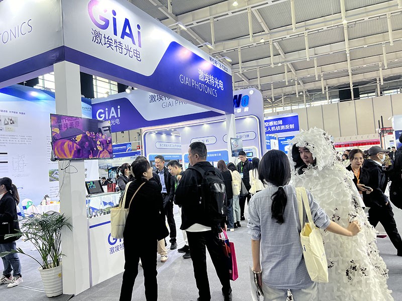 热像屏幕下隐形衣的红外效果被彻底隐藏