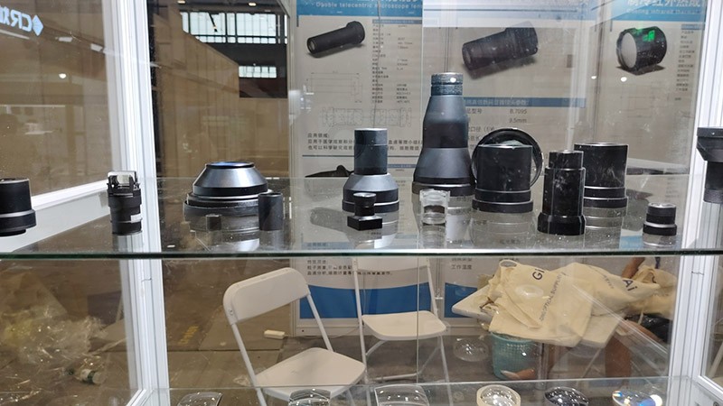 EMC易倍镜头展品