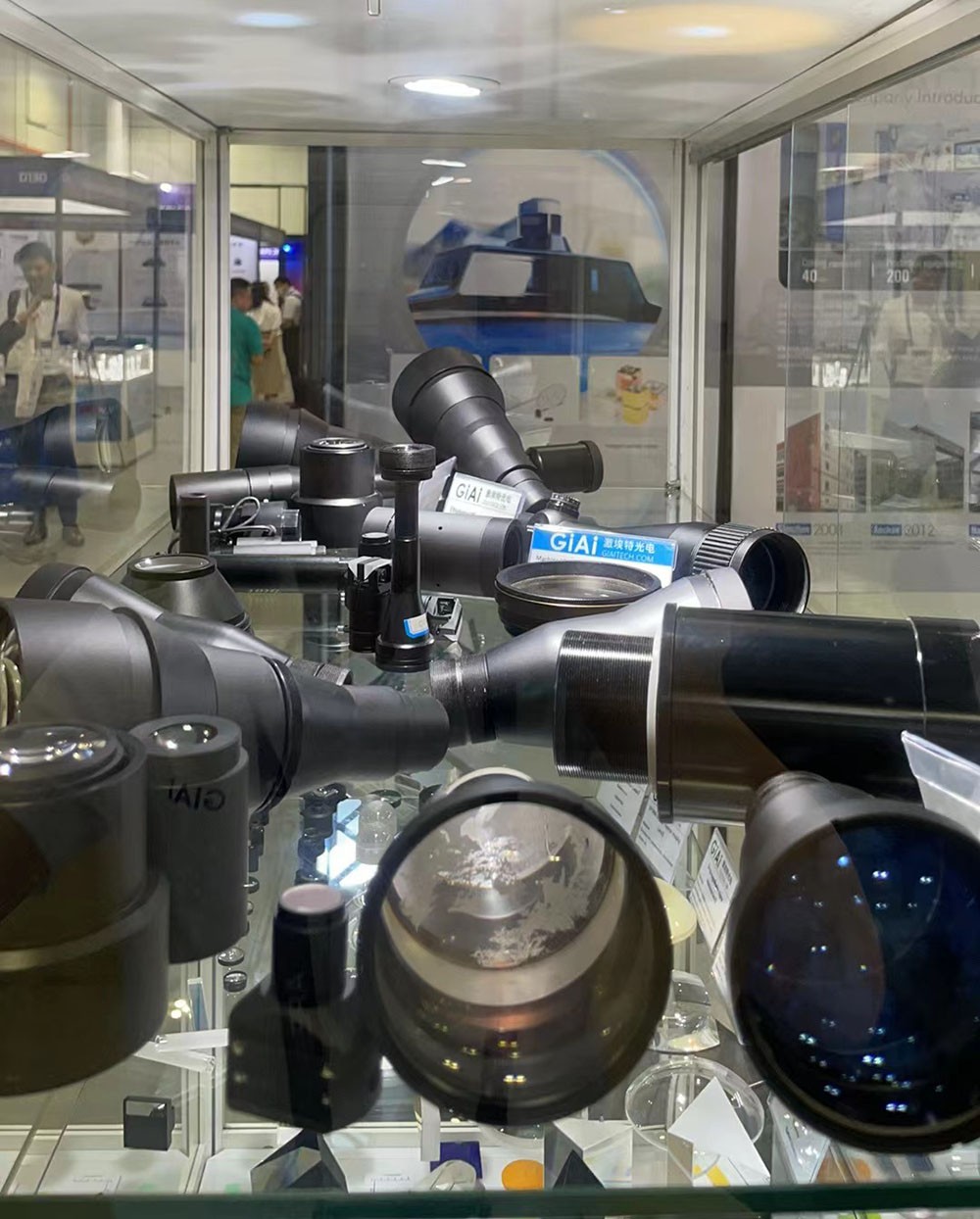 EMC易倍枪瞄透镜