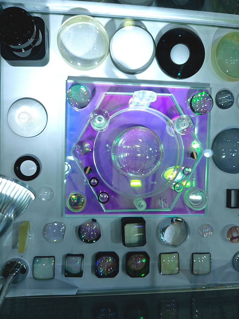 EMC易倍光学透镜 EMC易倍光学透镜