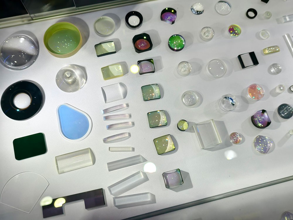 EMC易倍光电CMEF2025光学展品