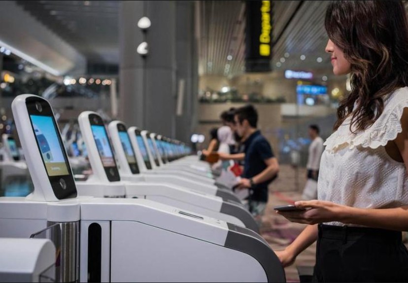 出入境护照识别光学镜片应用解析