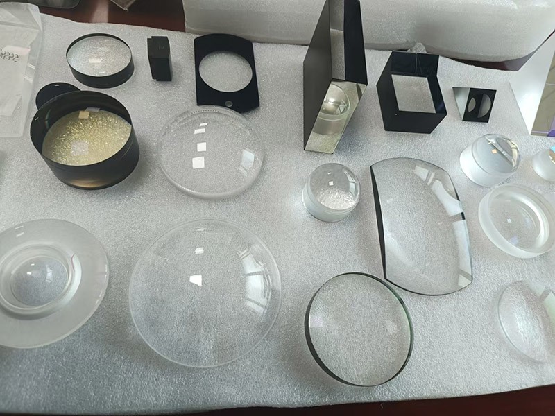 EMC易倍往期透镜展品 EMC易倍往期透镜展品