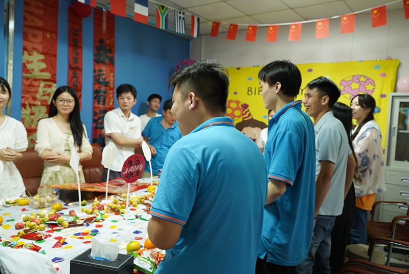 EMC易倍秋季员工生日会8 滤光片