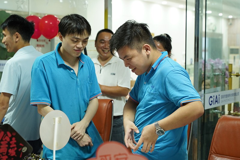 EMC易倍秋季员工生日会10 滤光片